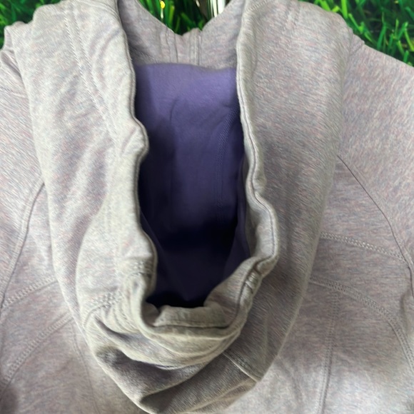 Lululemon Scuba Hoodie *Light Cotton Fleece
Heathered Lavender Dusk - Picture 10 of 14